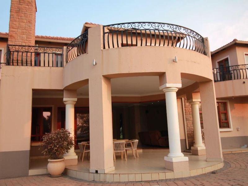 5 Bedroom house for sale in Raslouw, Centurion - Photo 4