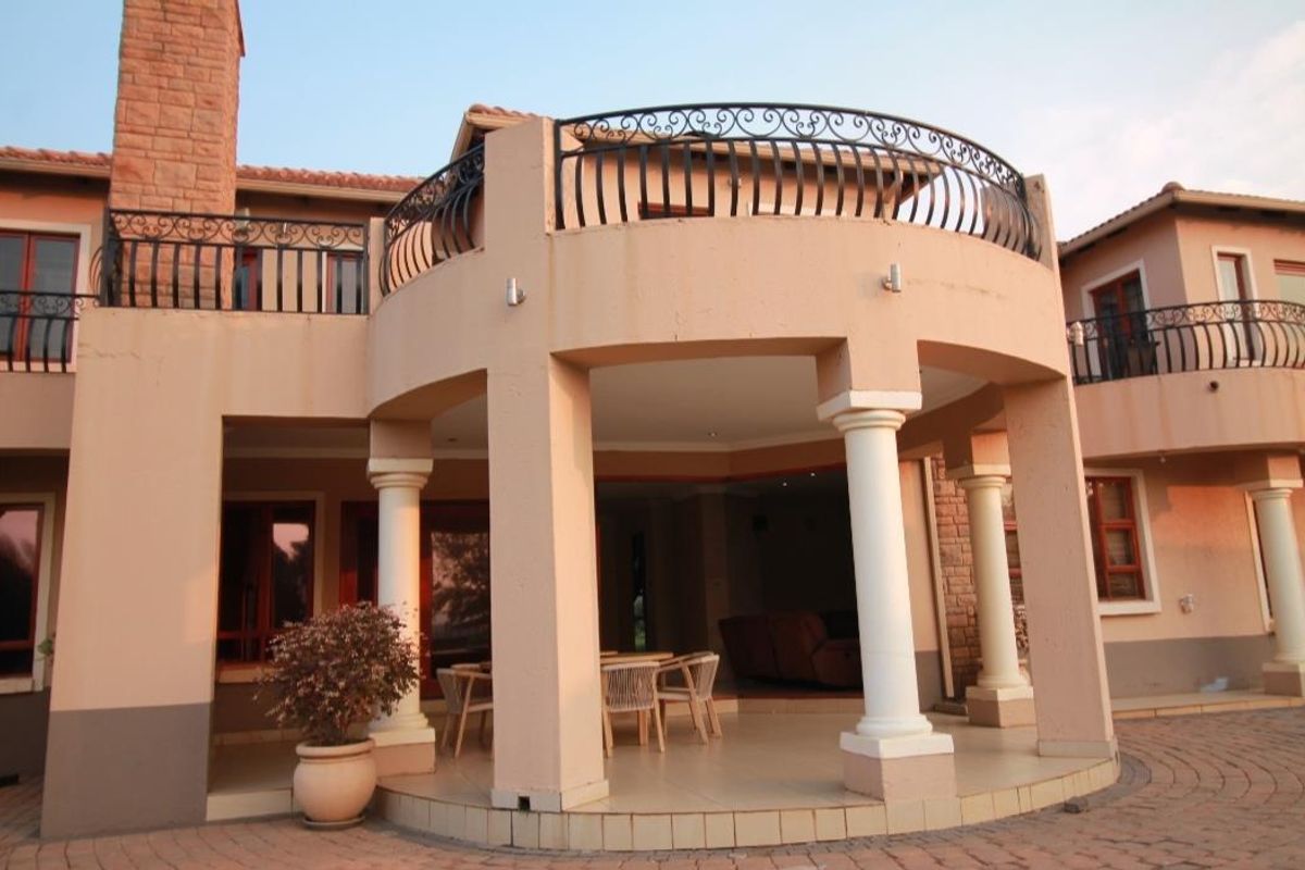 5 Bedroom house for sale in Raslouw, Centurion - Photo 4