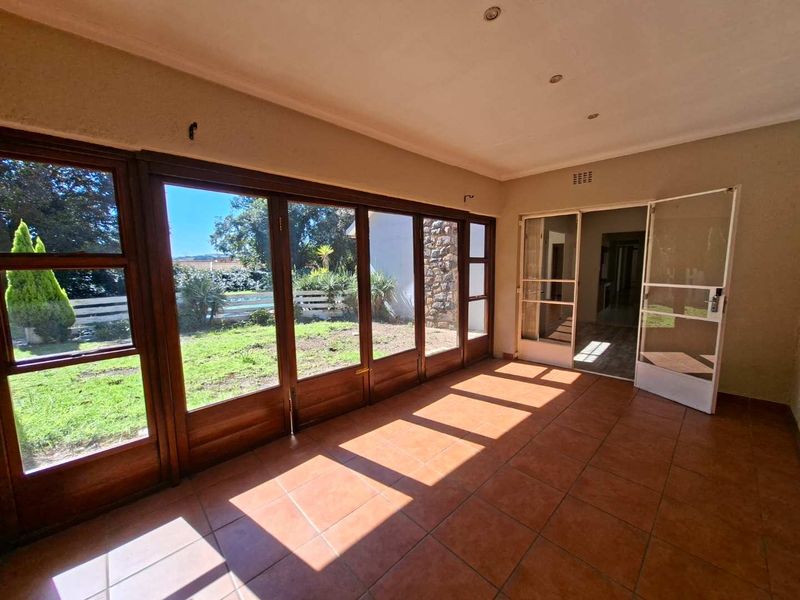 4 Bedroom2 Bathroom Cluster with its own pool - Photo 8