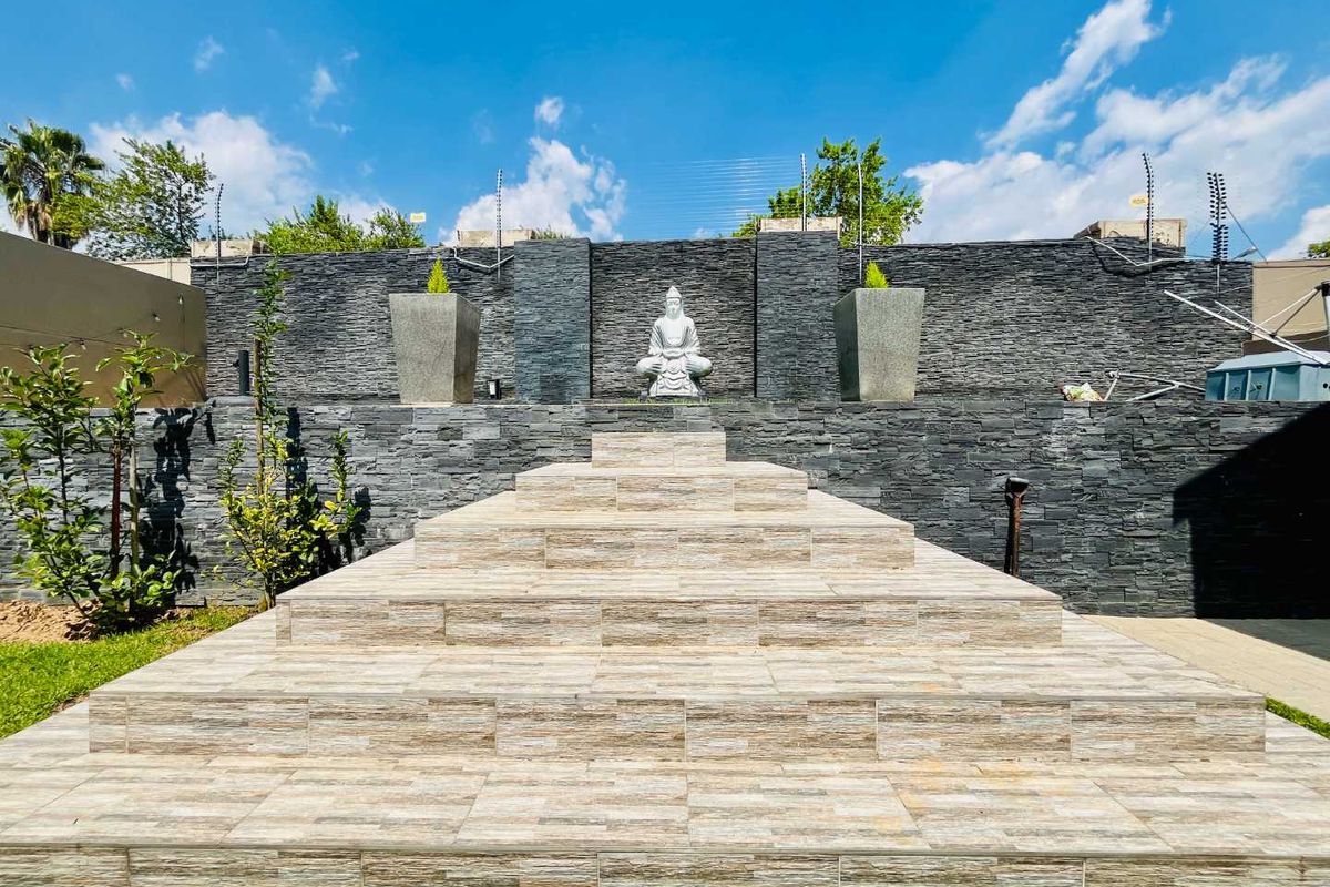 Prime 5-Bedroom Property in a Sought-After Woodlands Estate, Barbeque Downs - Photo 5