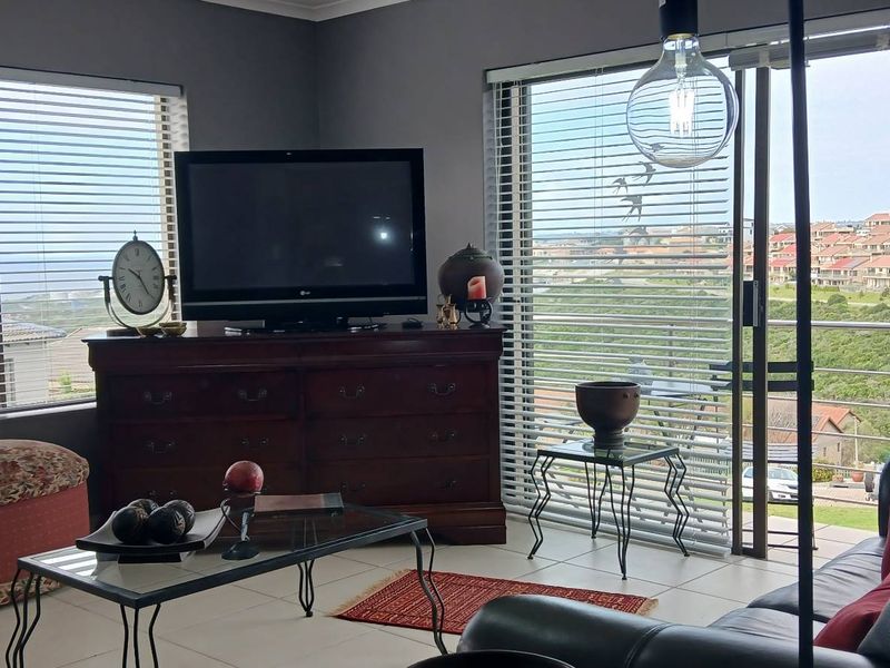Three bedroom Full title Townhouse with beautiful ocean views - Photo 5