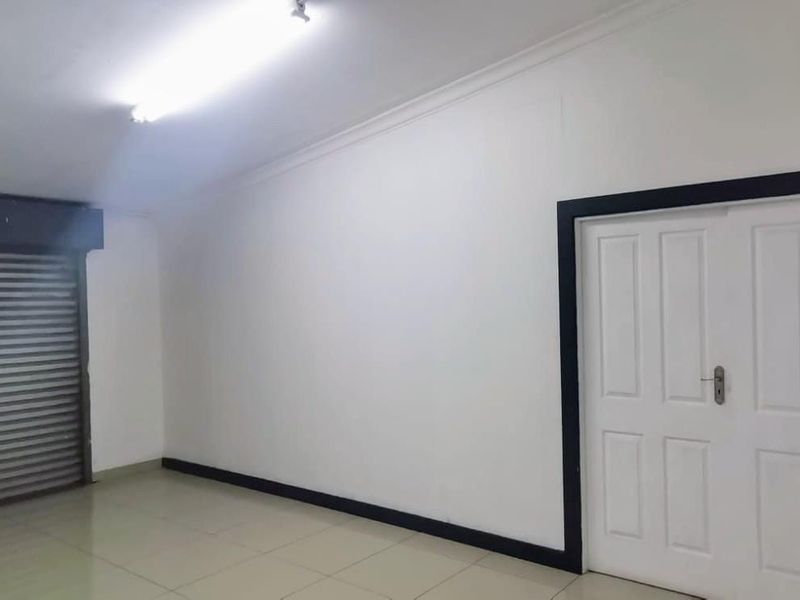 MULTI-USE FACTORY OR WAREHOUSE FOR SALE IN ELECTRON - Photo 6