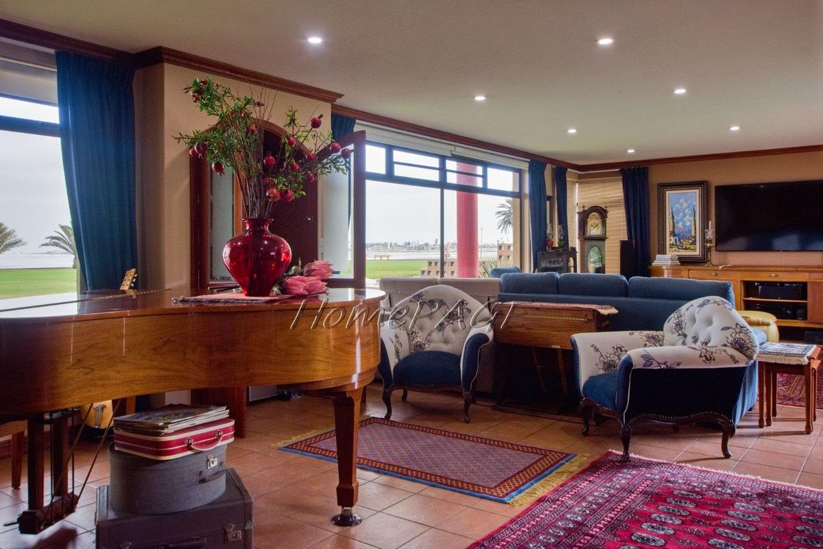 Meersig, Walvis Bay:  Upmarket LAGOON VIEW home on MILLIONAIRE's DRIVE - Photo 5