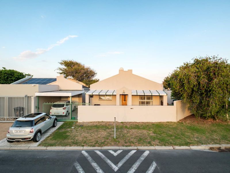 Lock And Go Starter Home! - Photo 3