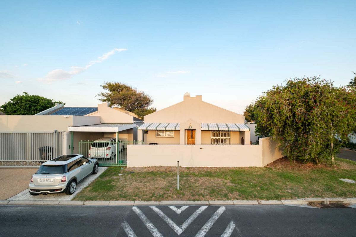 Lock And Go Starter Home! - Photo 3