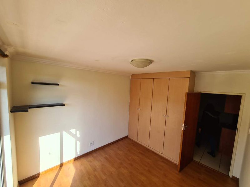 Neat 2 Bedroom apartment to rent - Photo 8