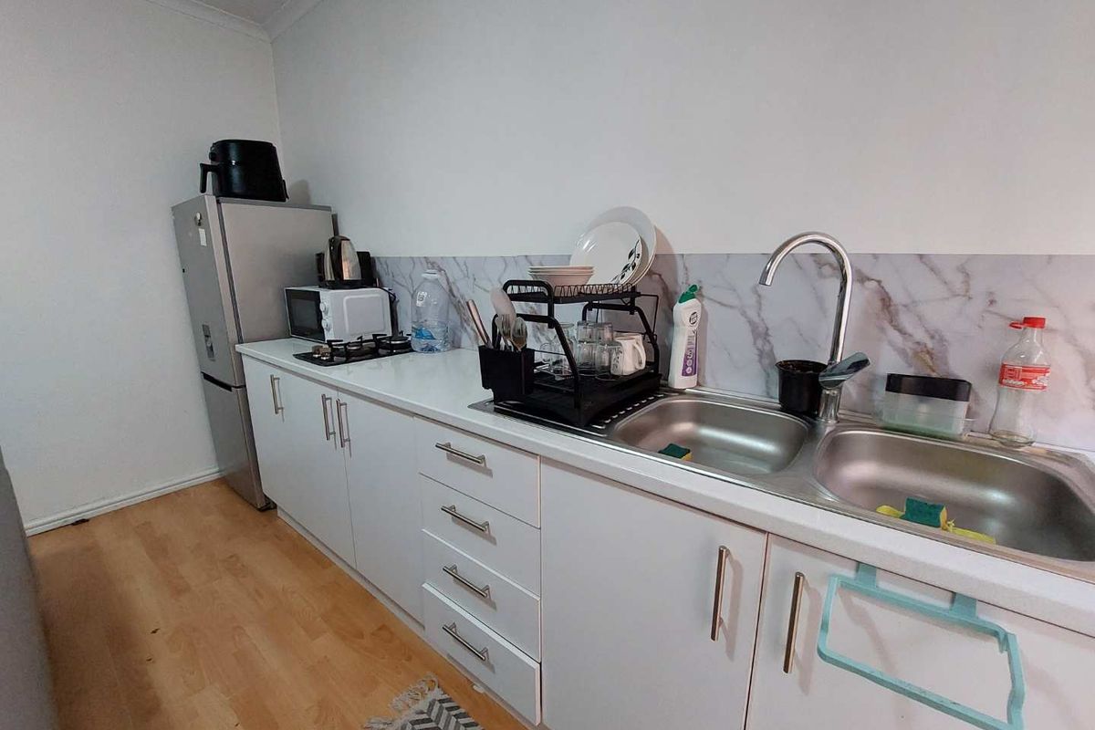 Neat Flatlet In Sybrand Park - Photo 4