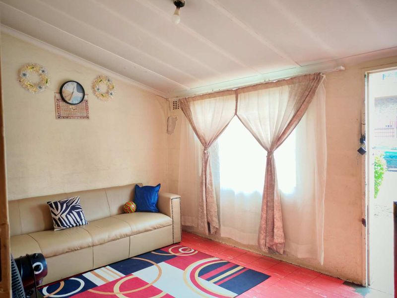 Your Perfect Renovation Project Near School & Shopping! - Photo 6