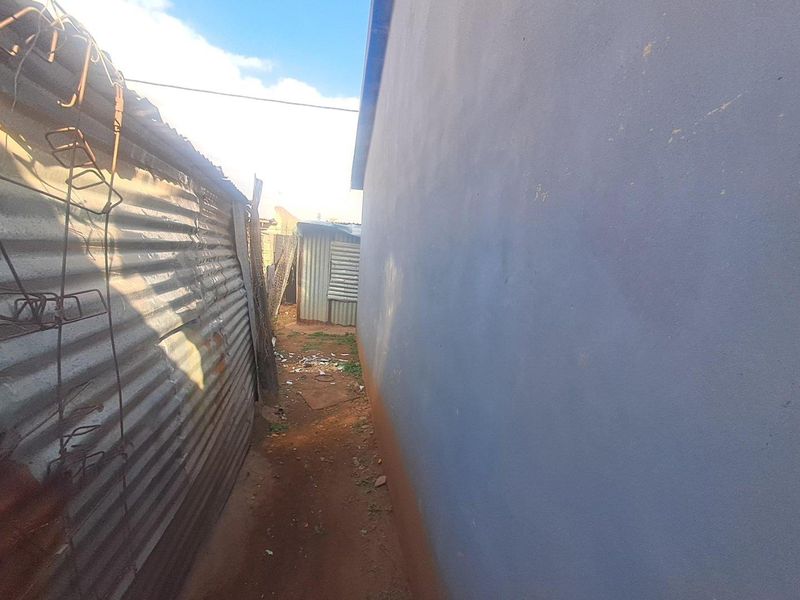 2 Bedroom House In Ivory Park Ext 2 - Photo 7