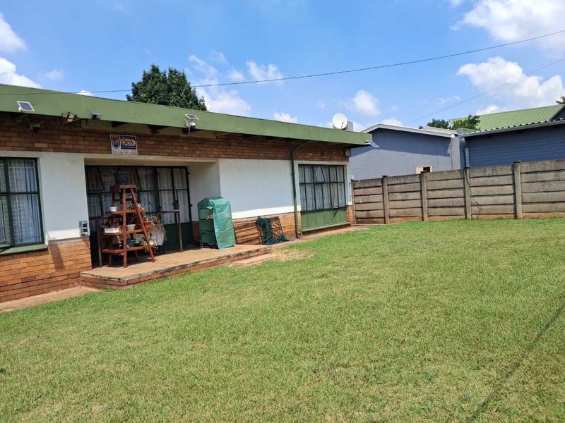 3 Bedroom House For Sale in Vanderbijlpark CE5 - Photo 2