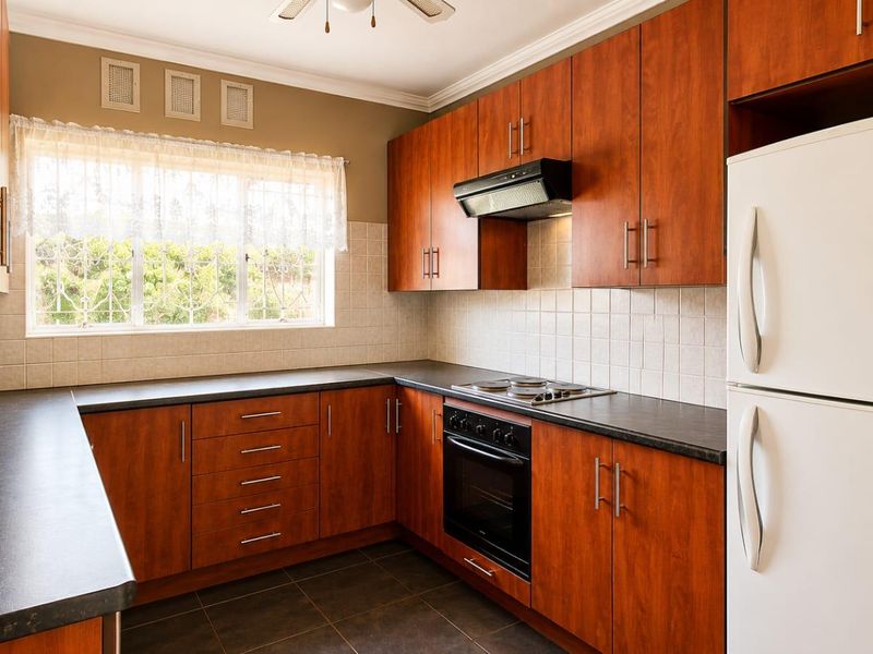 4 Bedroom House available in Flamwood - Photo 1