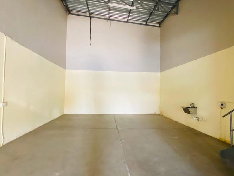 Warehouse+Office For Sale In Katutura Industrial - Photo 10