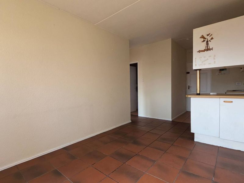2 Bedroom Townhouse / Apartment for Sale in Florentia Alberton - Photo 4