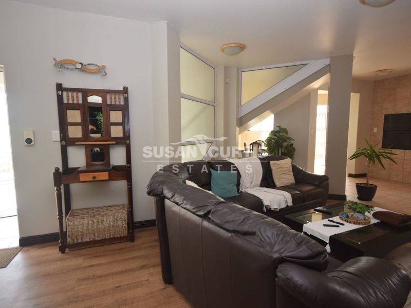 READY TO MOVE IN!! - Photo 2