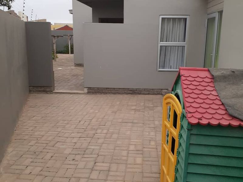 GORGEOUS HOME FOR SALE IN HENTIES BAY - Photo 8