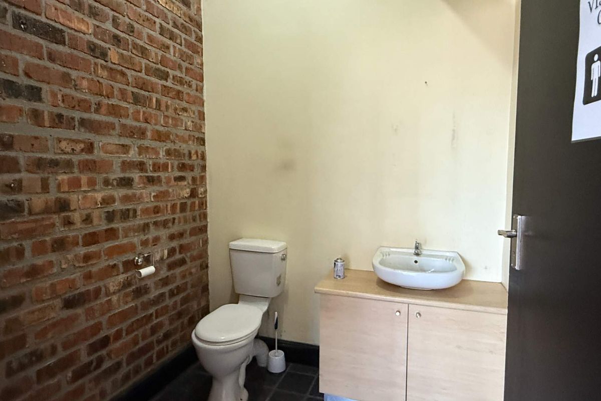 212m2 4th floor office to let in Loop Street - Photo 5