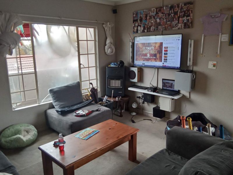 Ideal for Investors or Newlyweds - Photo 4