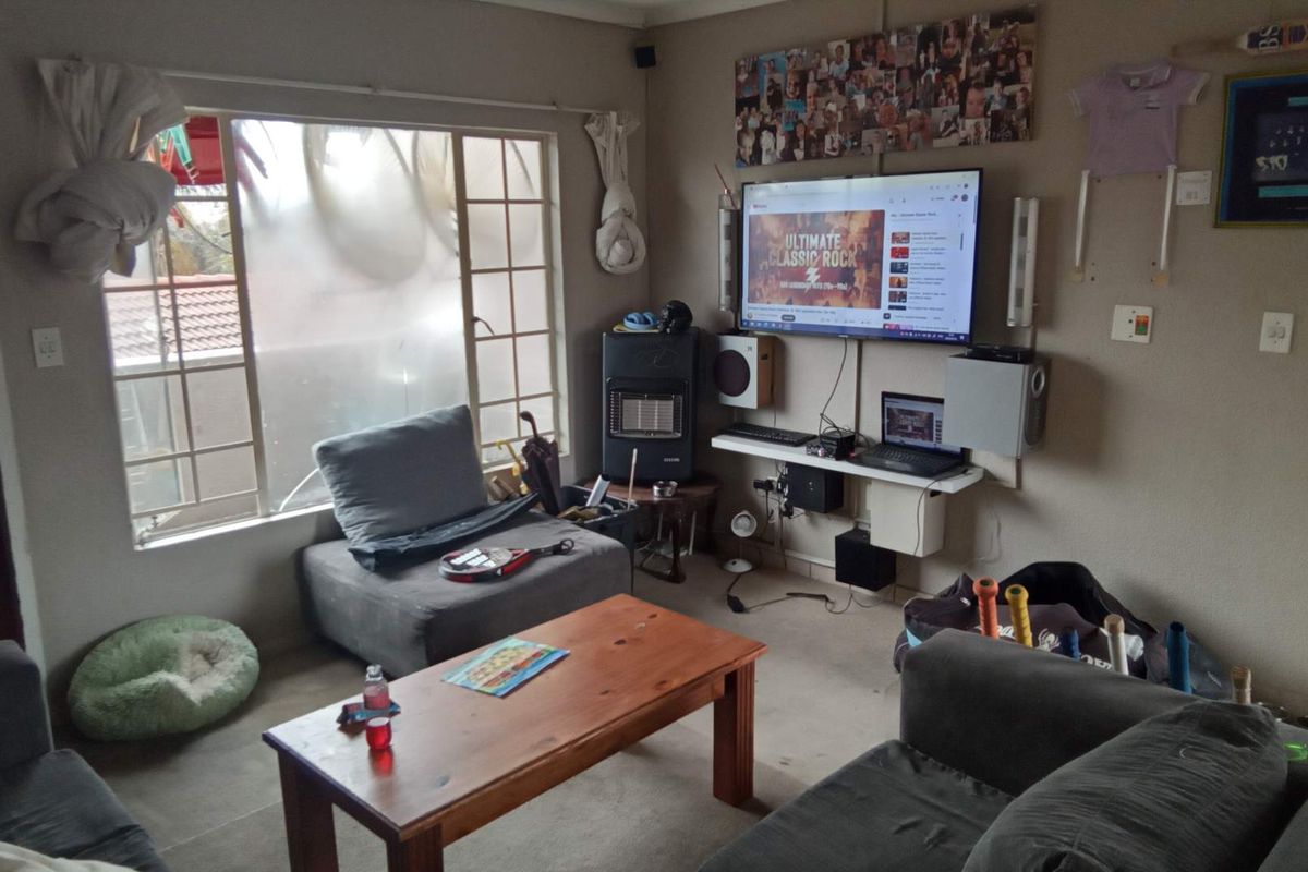 Ideal for Investors or Newlyweds - Photo 4