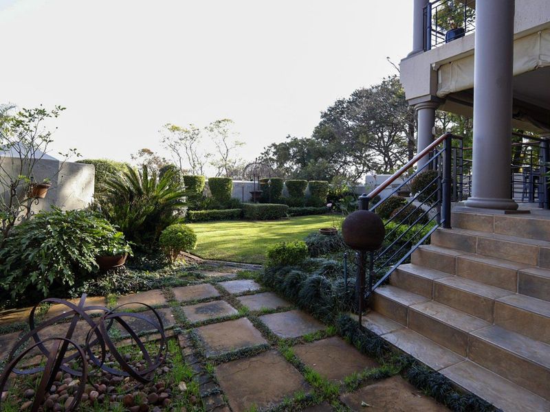 Exclusive Luxury Living in the Prestigious Centurion Golf Estate - Photo 4