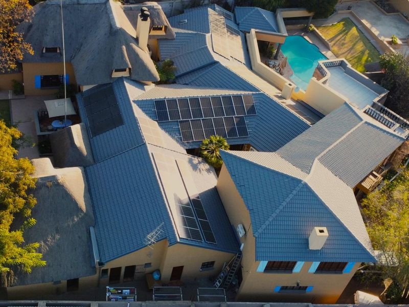 Castle in Alberante security estate perfect for a venue/restaurant/blended family - Photo 8