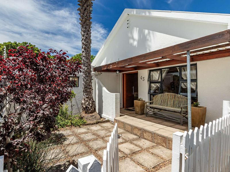 Position Is Everything - Photo 2