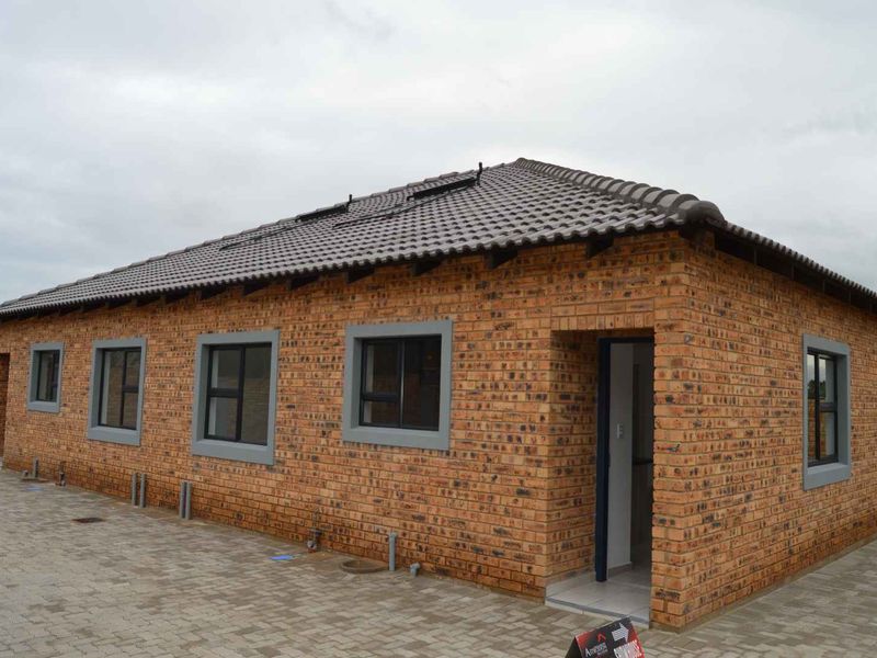 New Developed 2 Bedroom Townhouse For Sale in Brackendowns - Photo 4