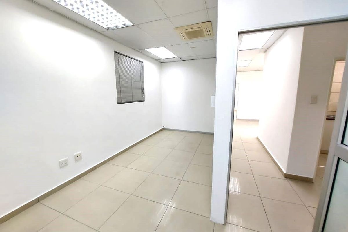 Modern Office with an amazing view for sale in Windhoek City Centre - Photo 5