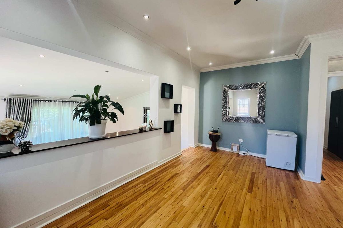 Hendra - A family home in Broadway ready for a little Love - Photo 4