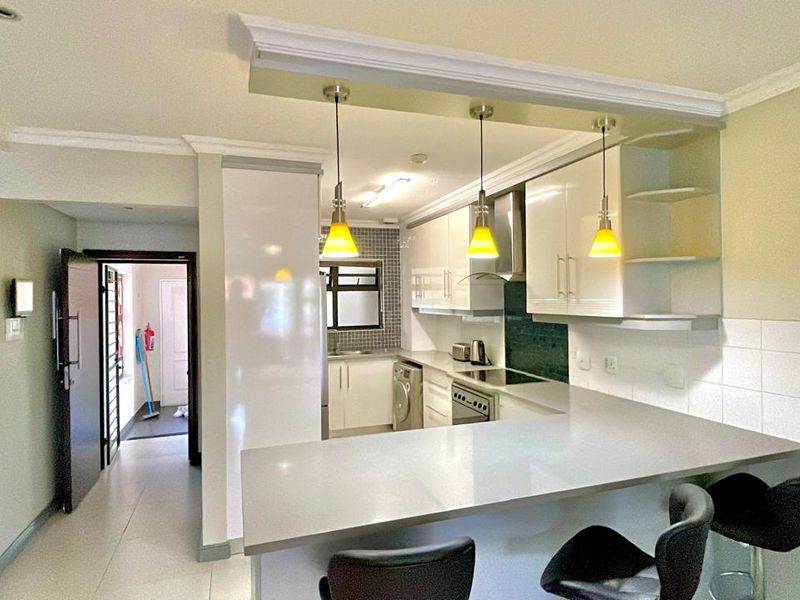 Luxury Two-Bedroom Apartment for Rent - Photo 8