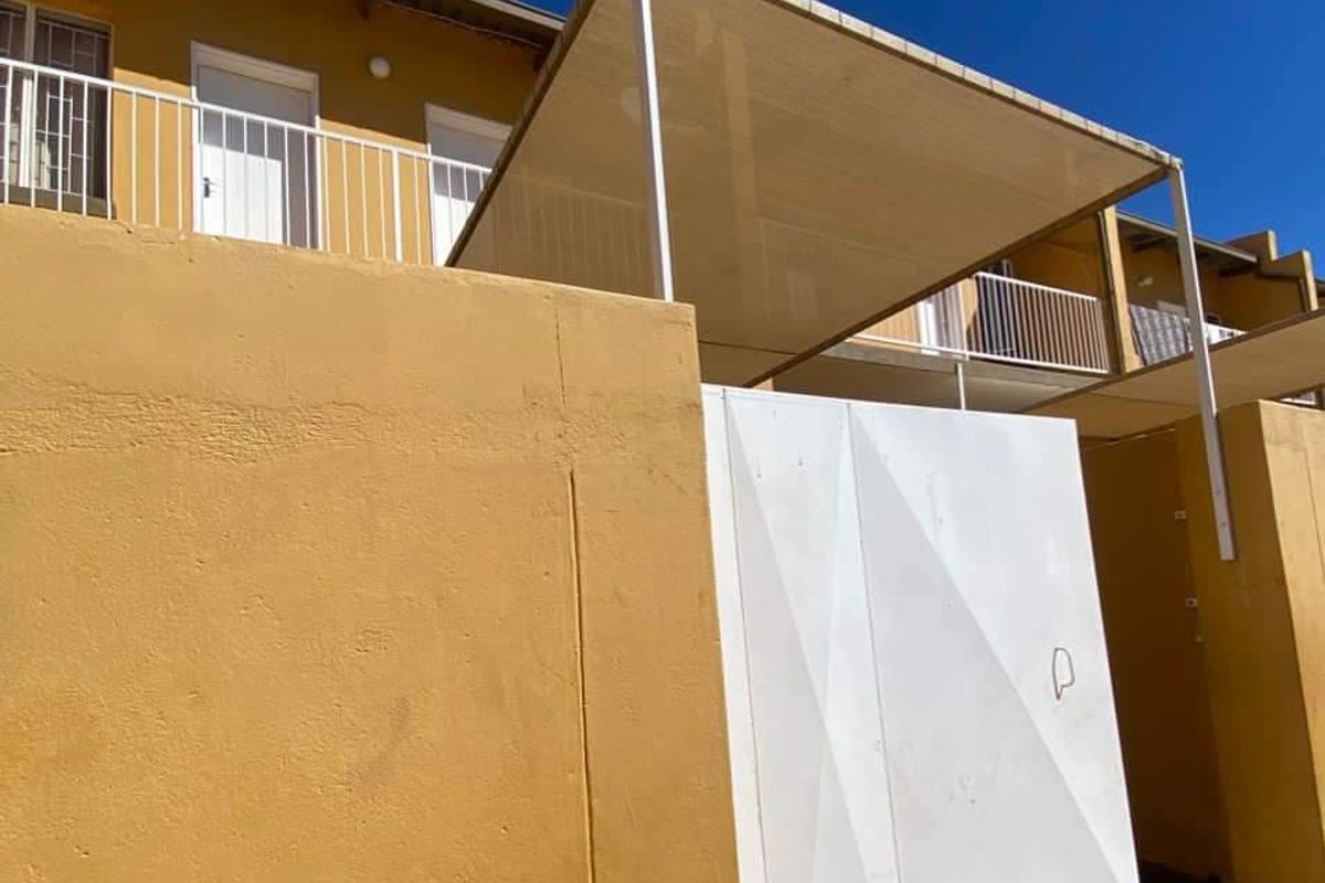 2-BEDROOM DUPLEX TOWNHOUSE FOR SALE IN KHOMASDAL - Photo 2