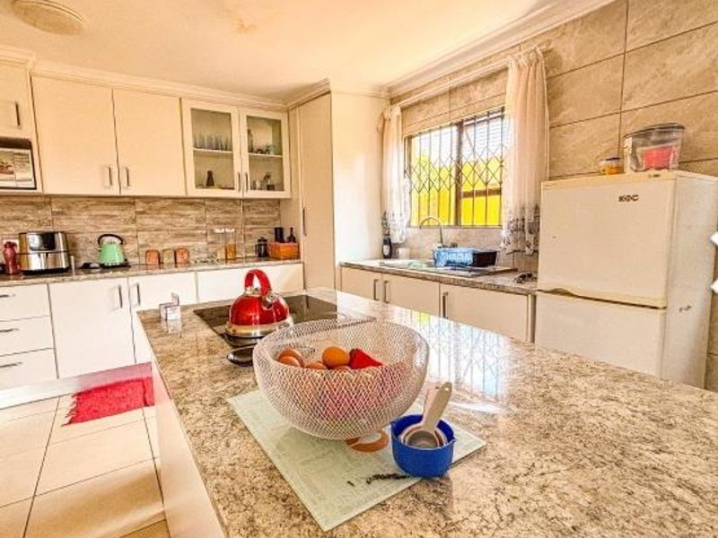 3 Bedroom House for Sale in Ormonde View - Photo 6