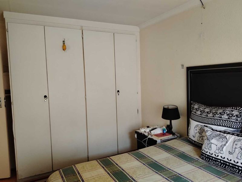 A SPACIOUS TOWNHOUSE - Photo 10