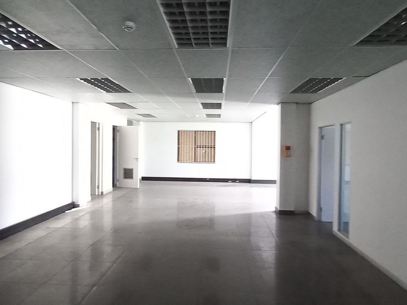 2 418m2 North Riding Warehouse To Let - Photo 9