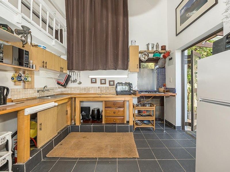 BAKOVEN | 4-IN-1 INCOME PROPERTY - Photo 9
