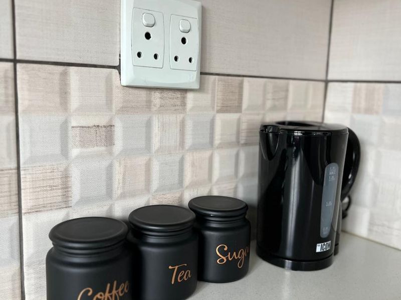 3 Bedroom Apartment For Rent - Cimbebasia - Photo 4