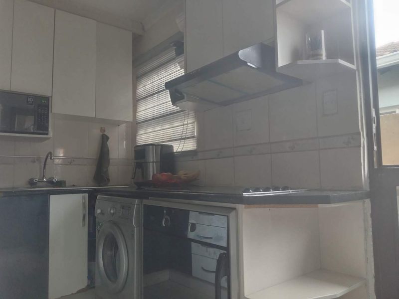 THREE BEDROOM HOUSE TO RENT IN WINDMILL PARK EXT 12 - Photo 3