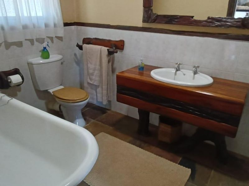 Game farm or Cattle farm. Hunters Cabins. Lodge. Coolroom. Slaughter facility. - Photo 8