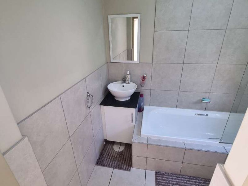 Perfect starter Home or Investment Opportunity - Photo 7