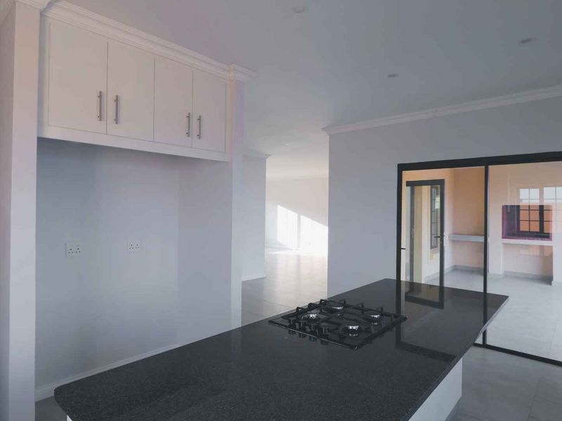 Townhouse in Howick North - Photo 5