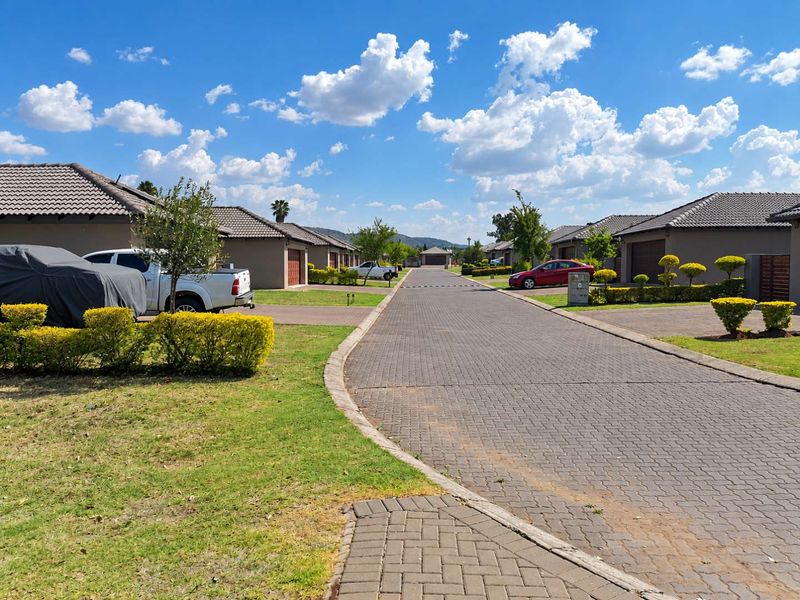 Charming 4-Bedroom Home – Ideal for families - Photo 3