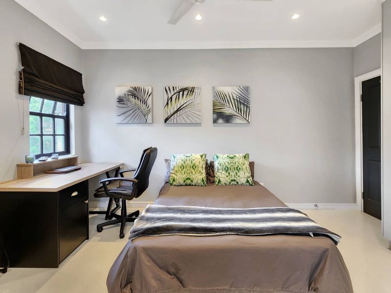 Modern 2 Bedroom Apartment - Photo 3