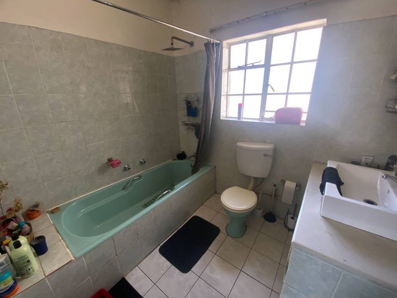 Family Home for Sale in Brackendowns - Photo 8