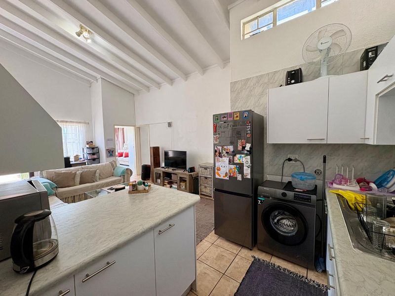 Charming 2 Bedroom Simplex Apartment in Sought-After Meyersdal - Photo 6
