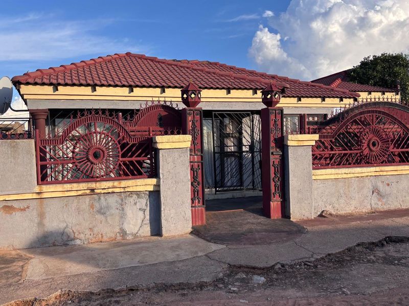 A FAMILY HOME - Photo 10