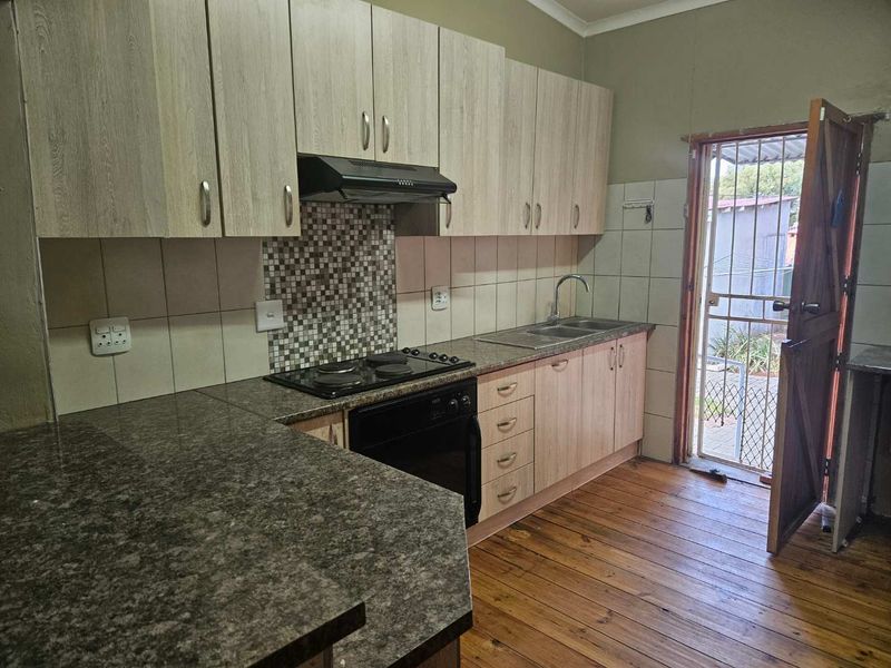 Ready to move in! - Photo 5