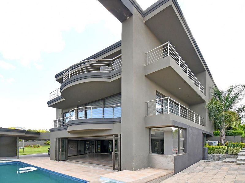 5 Bedroom Luxury Home for Sale in Blue Valley Golf Estate - Photo 2