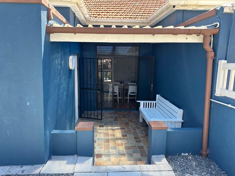 House + Flat - Photo 2