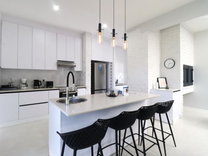 Luxury 3-Bedroom Townhouse Overlooking the Namib Dunes, Perfect Home or Airbnb Investment - Photo 3