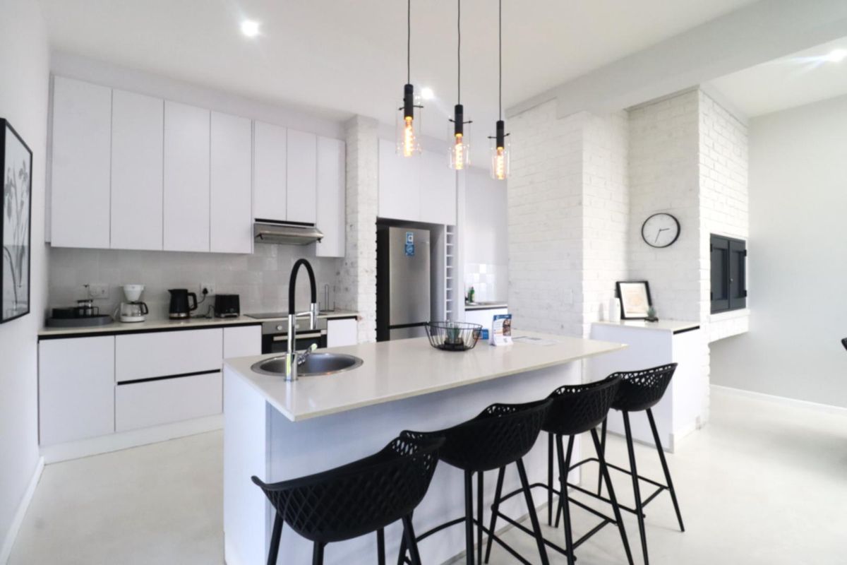 Luxury 3-Bedroom Townhouse Overlooking the Namib Dunes, Perfect Home or Airbnb Investment - Photo 3