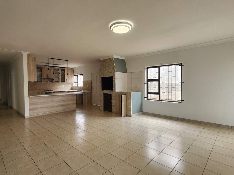 FRESHLY RENOVATED AND READY TO MOVE IN. - Photo 2
